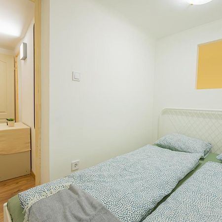 2 Bedroom Apartment In The Dob Street, Emerald Budapeszt Zewnętrze zdjęcie