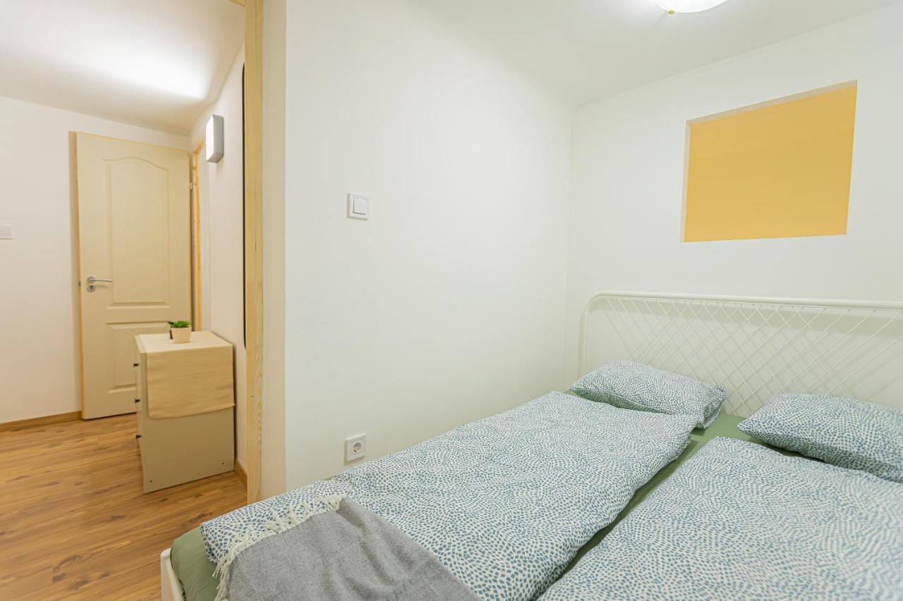 2 Bedroom Apartment In The Dob Street, Emerald Budapeszt Zewnętrze zdjęcie