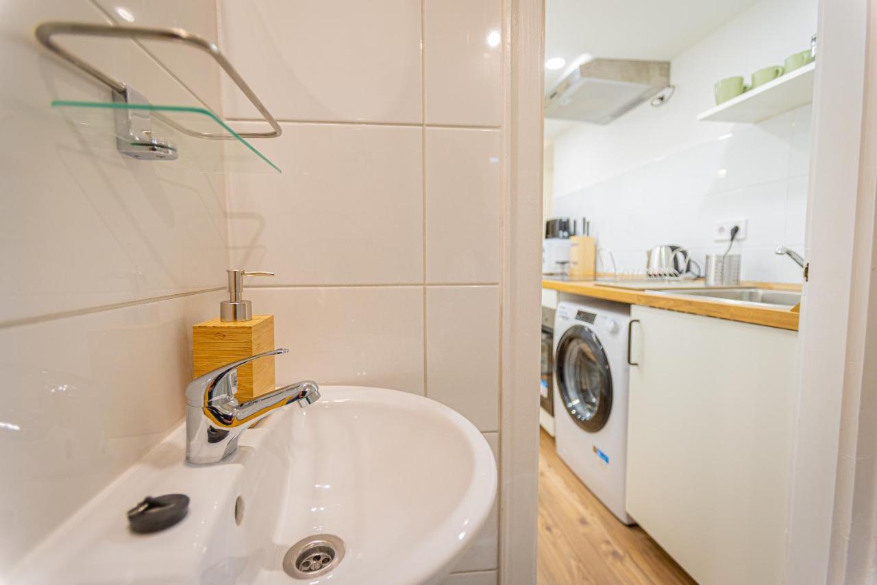 2 Bedroom Apartment In The Dob Street, Emerald Budapeszt Zewnętrze zdjęcie
